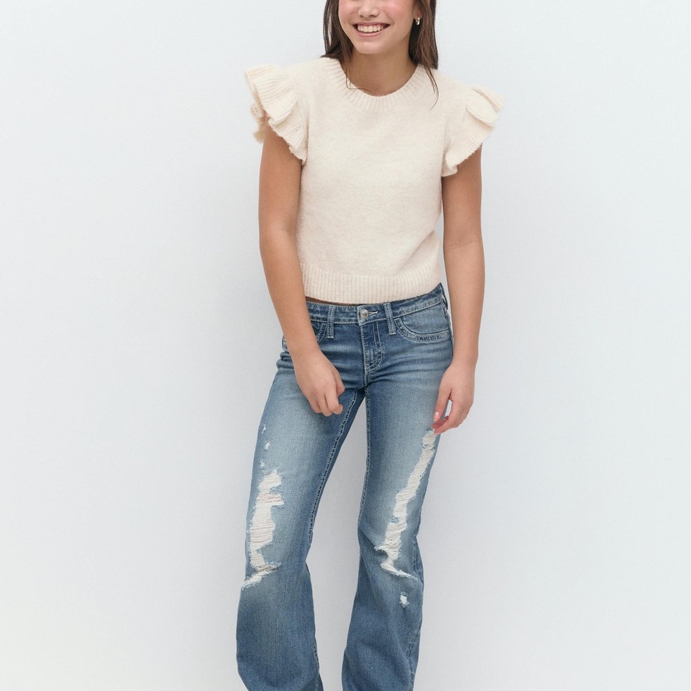 CES FEMME Flutter Sleeve Fluffy
Knit in Buttery Cream